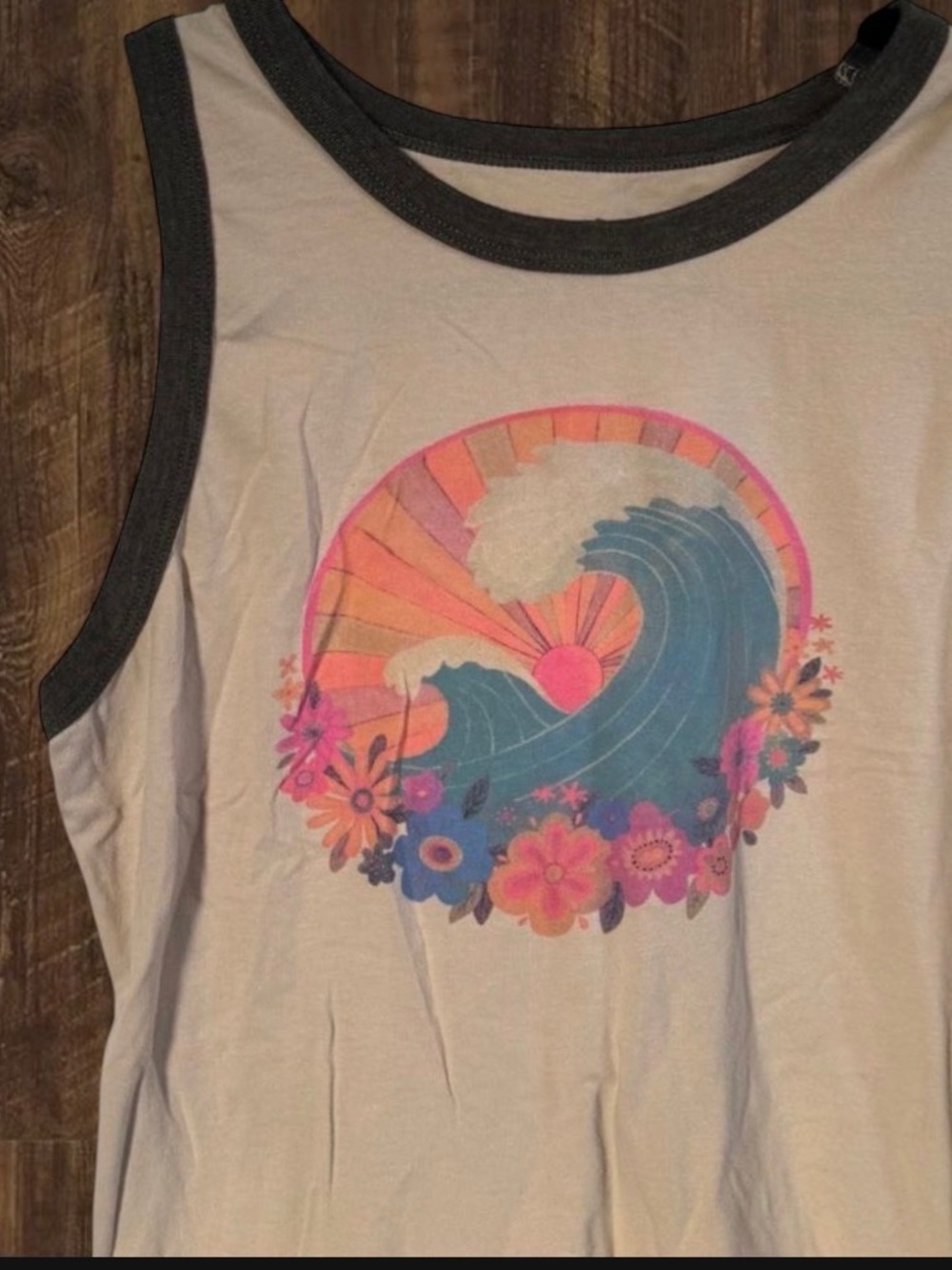 NATURAL LIFE White Tank with Retro Ocean & Floral Graphic